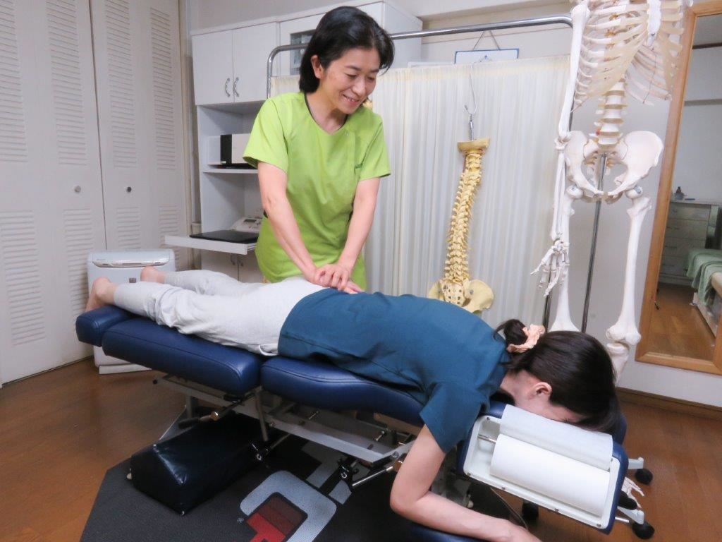 整体コースの施術中の写真
